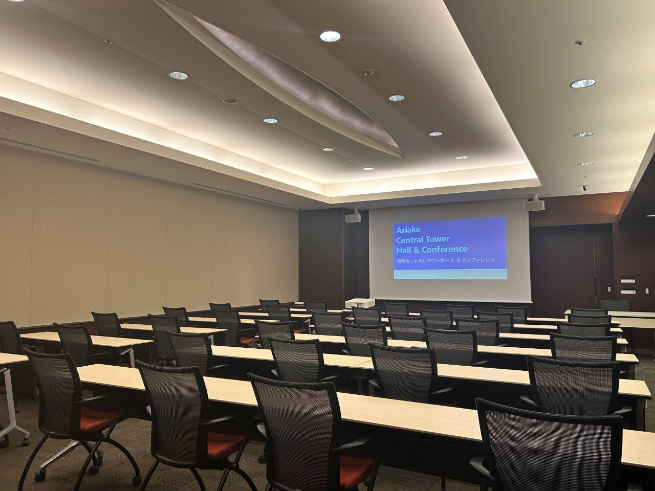 ボードルーム スクール形式(2名掛け) 01