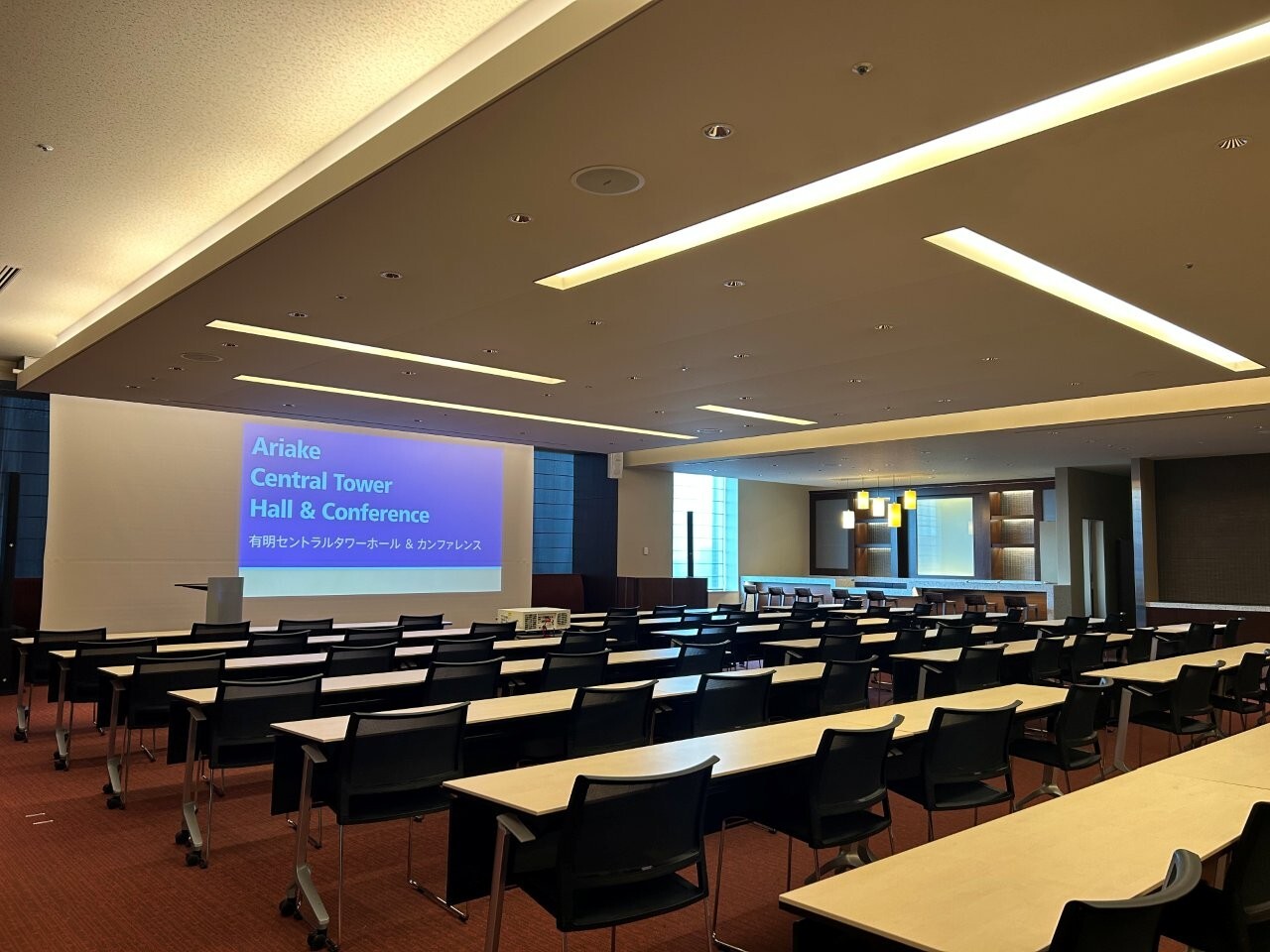 レセプションルーム1 スクール形式(2名掛け) 01