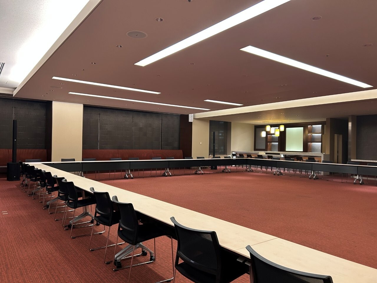 レセプションルーム1 ロの字形式 01