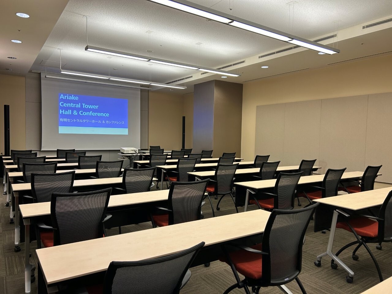 ルーム2 スクール形式（2名掛け） 01