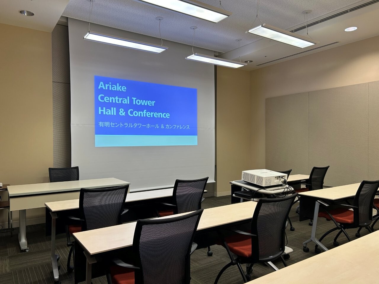 ルーム３ スクール形式(2名掛け) 01