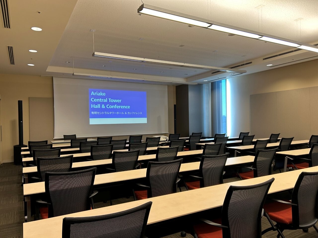 ルーム６ スクール形式（2名掛け） 01