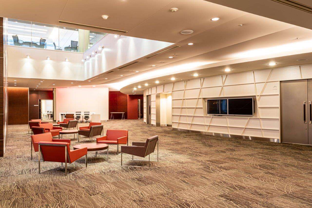 ルーム１ スクール形式（3名掛け） 01