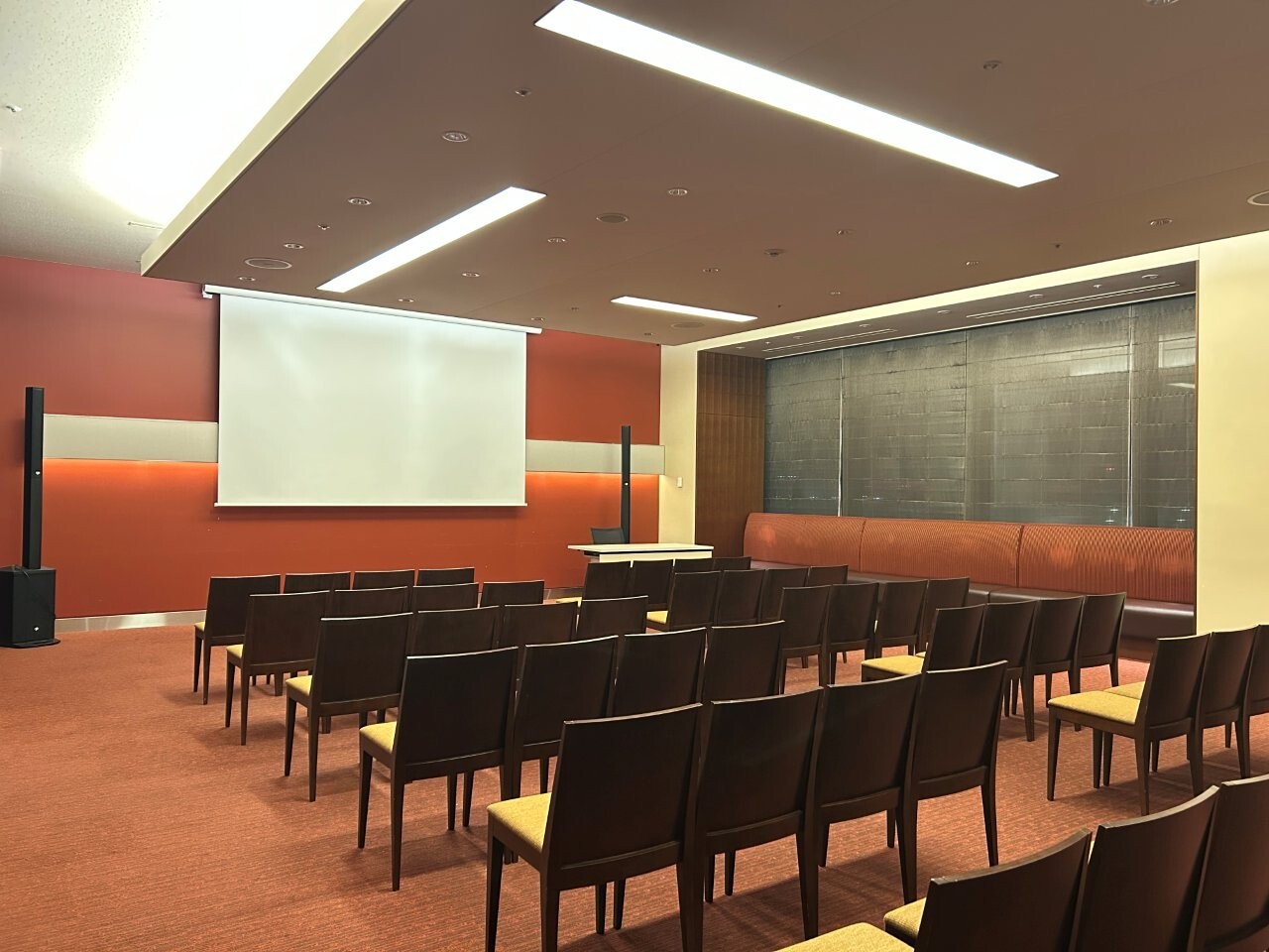 シアター形式│レセプションルーム2