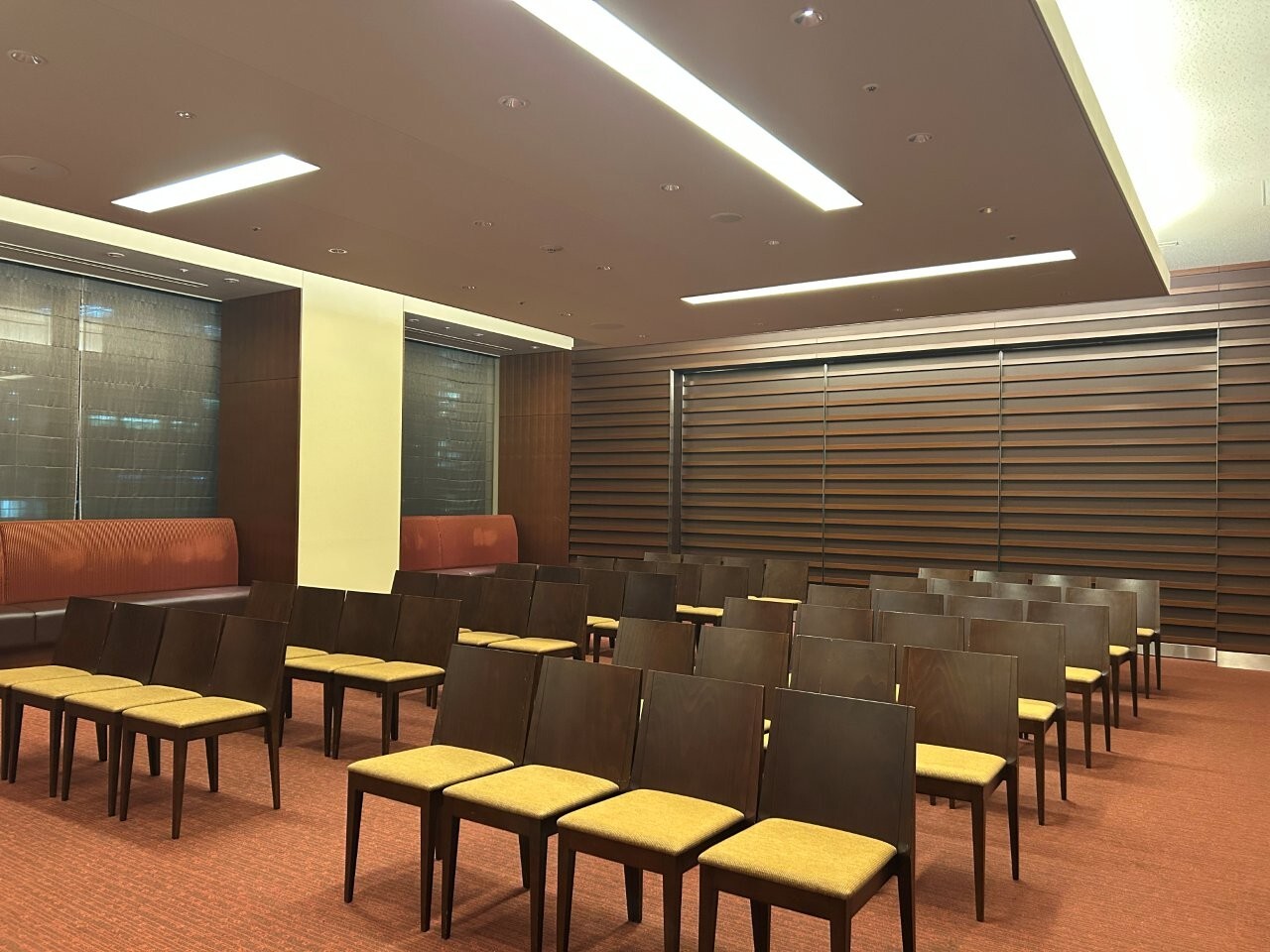 シアター形式│レセプションルーム2