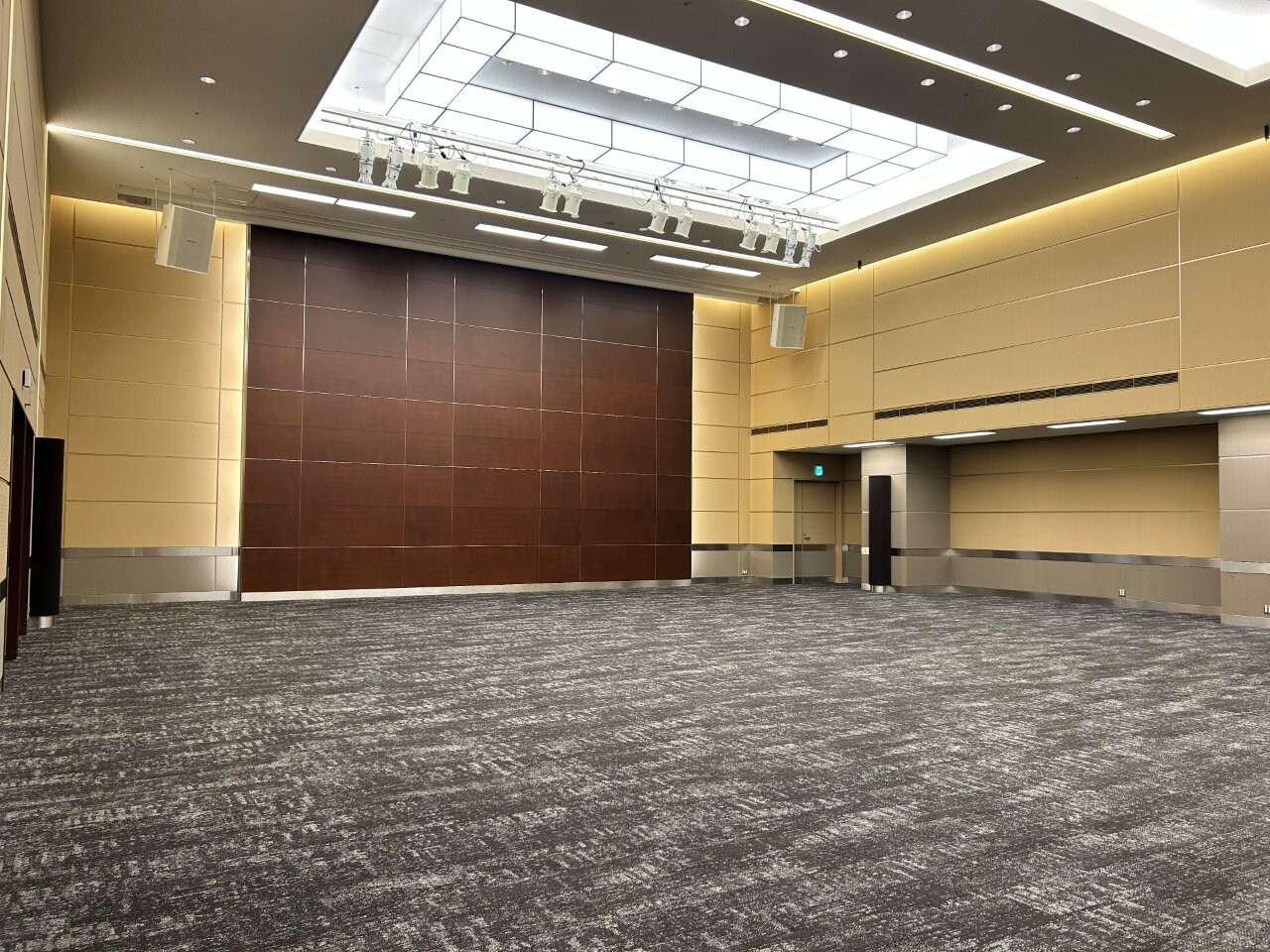 平土間形式│ホールB1