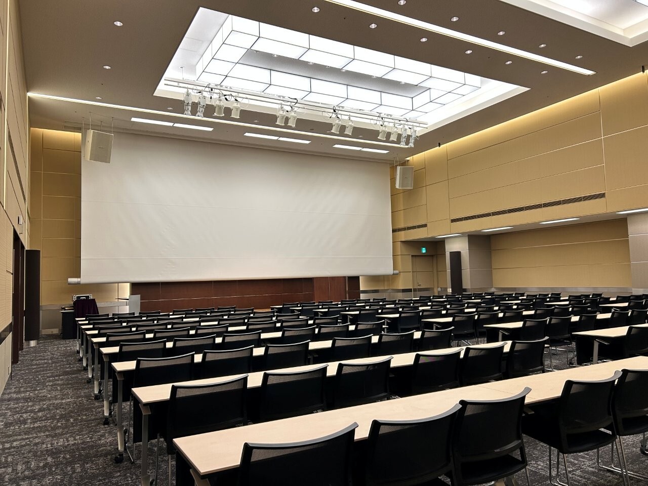 スクール形式(2名掛け)│ホールB1