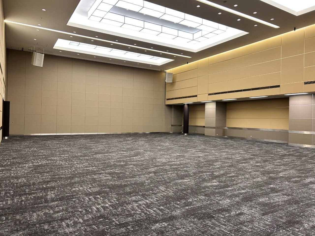 ロの字形式│ホールB2