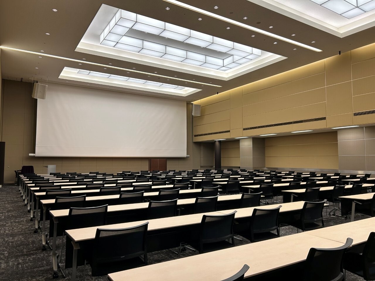 スクール形式(2名掛け)│ホールB2