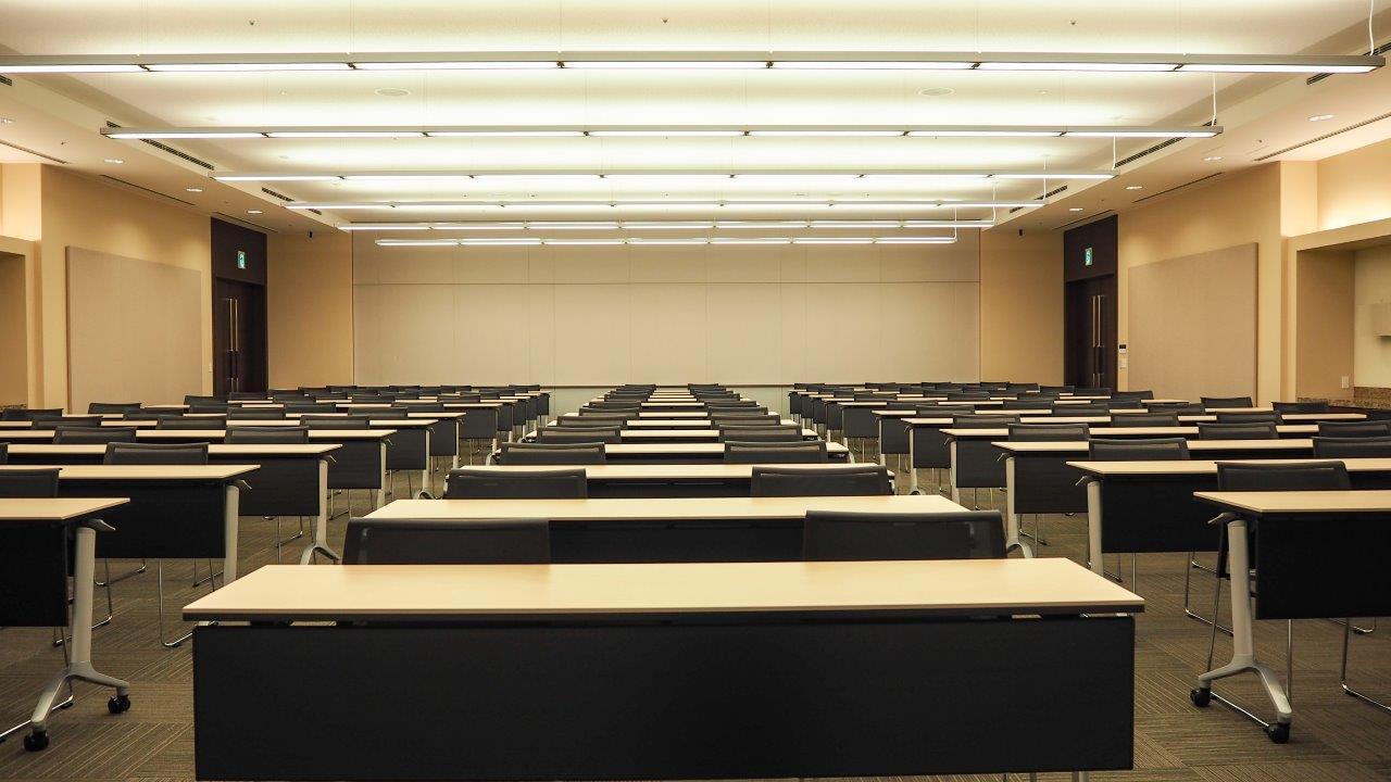 スクール形式（2名掛け）｜ルーム１