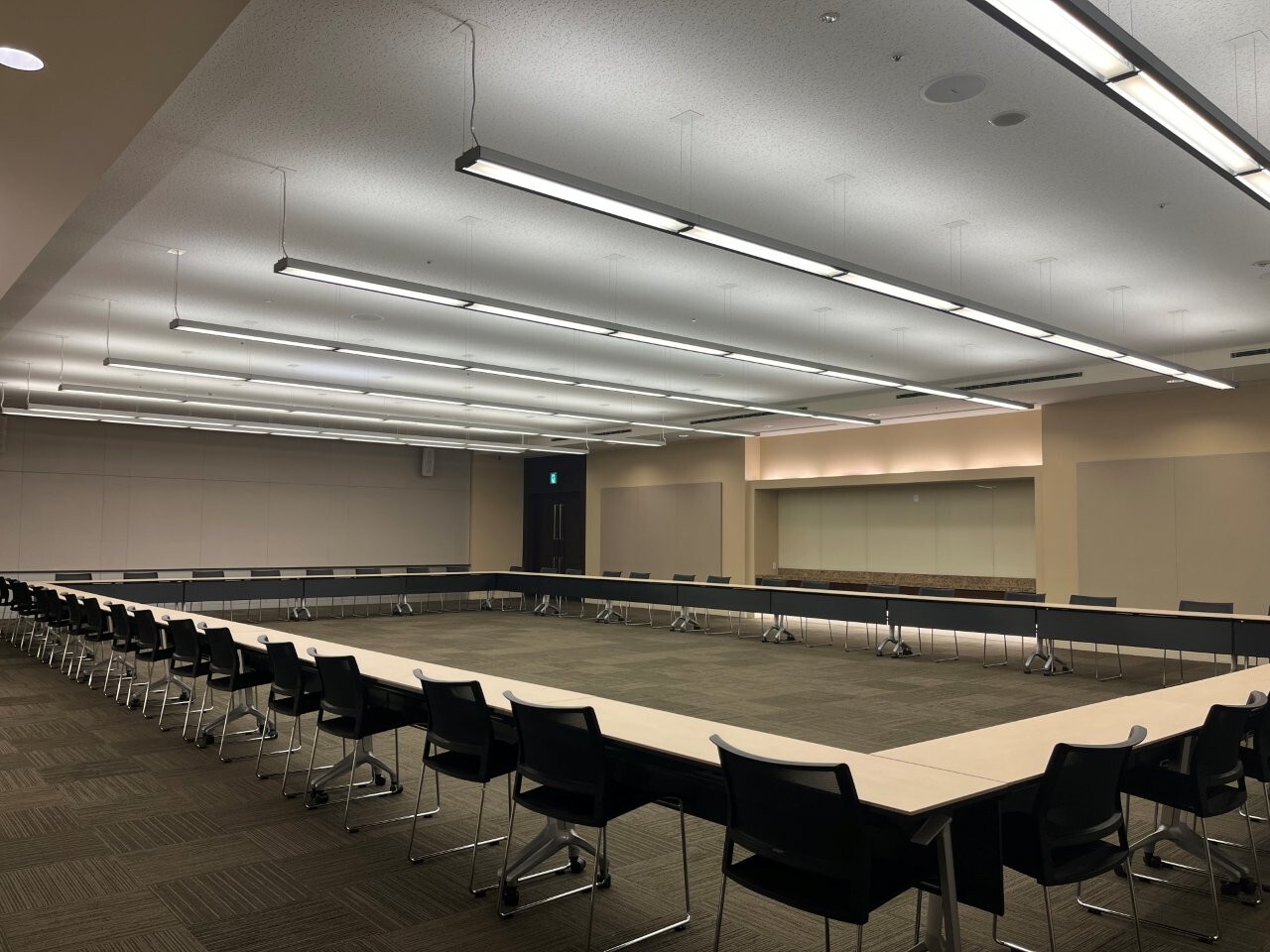 ロの字形式│ルーム１