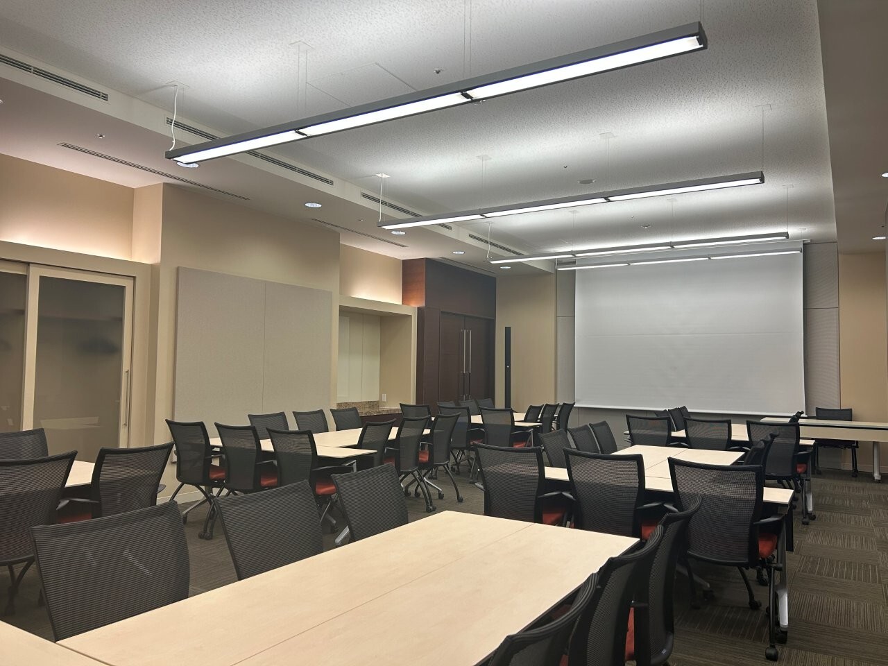 グループ形式(3名掛け)│ルーム２