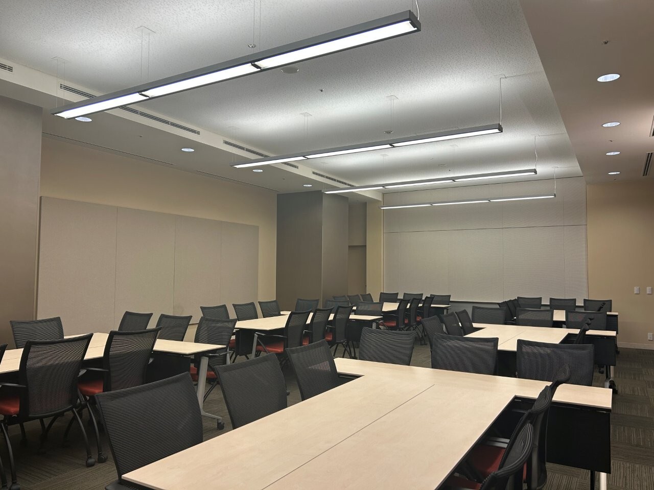 グループ形式(3名掛け)│ルーム２