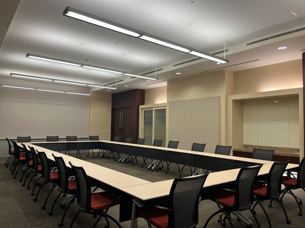 ロの字形式│ルーム２