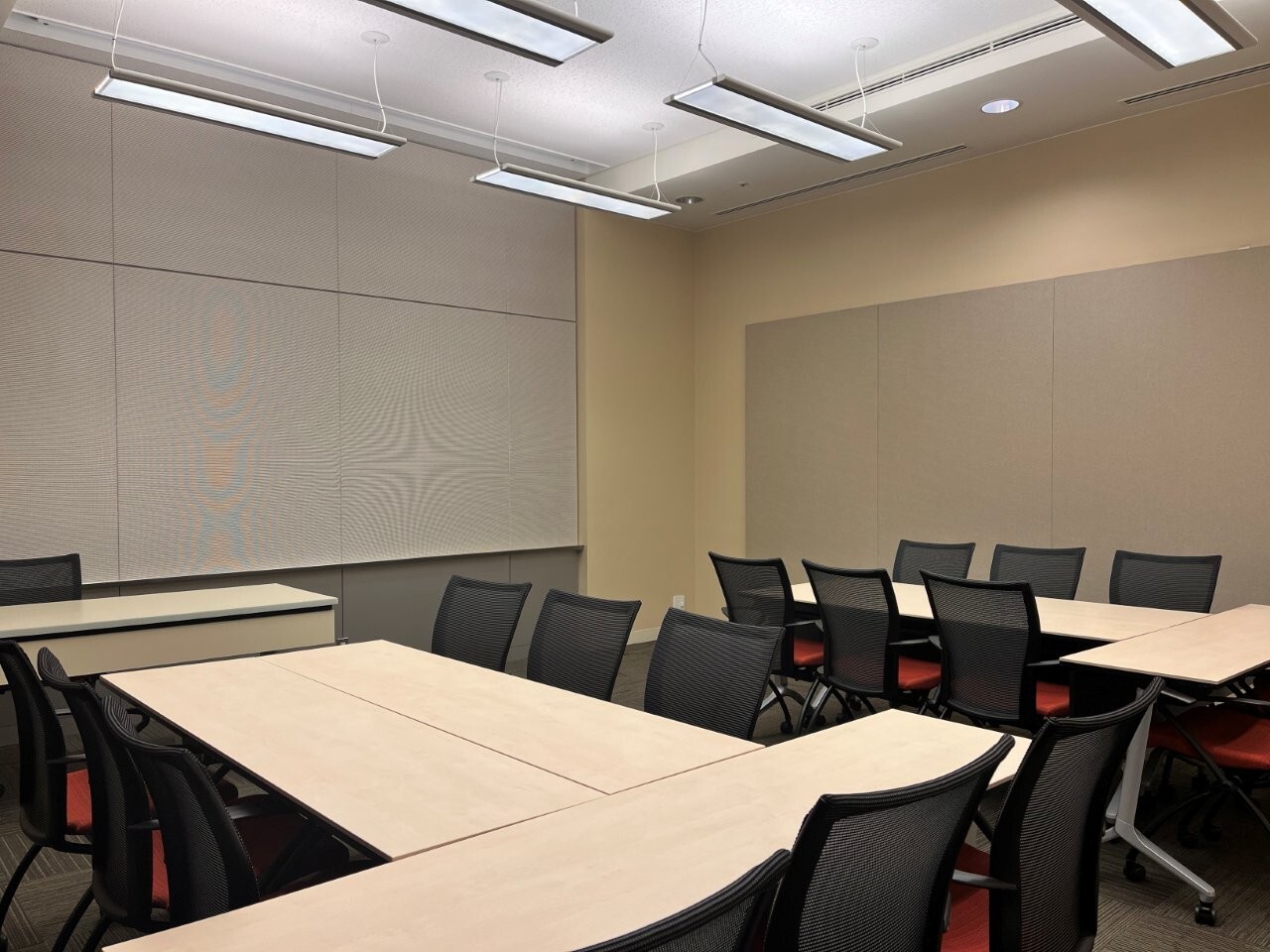 グループ形式(3名掛け)│ルーム３