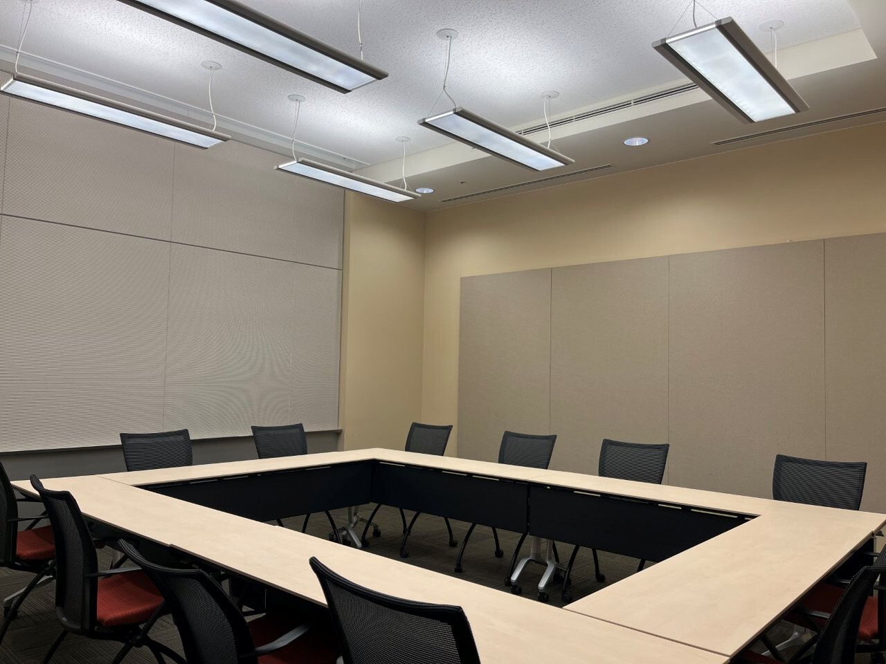 ロの字形式│ルーム３