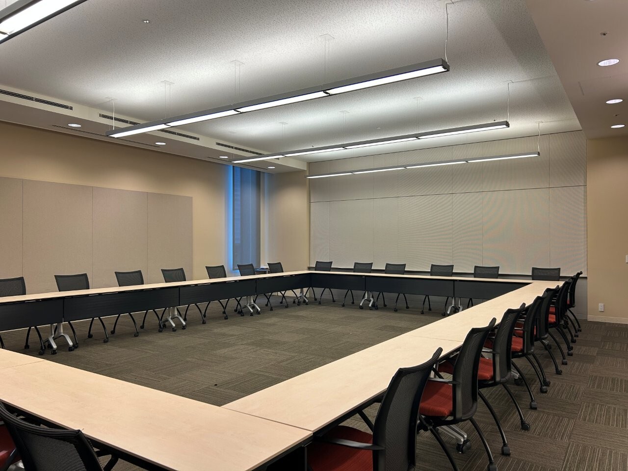 ロの字形式│ルーム６